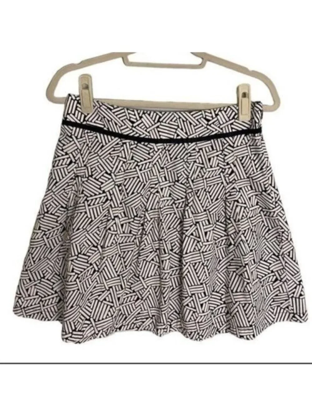 Ann Taylor LOFT Petite Black & White Mini Skirt - Size 2P